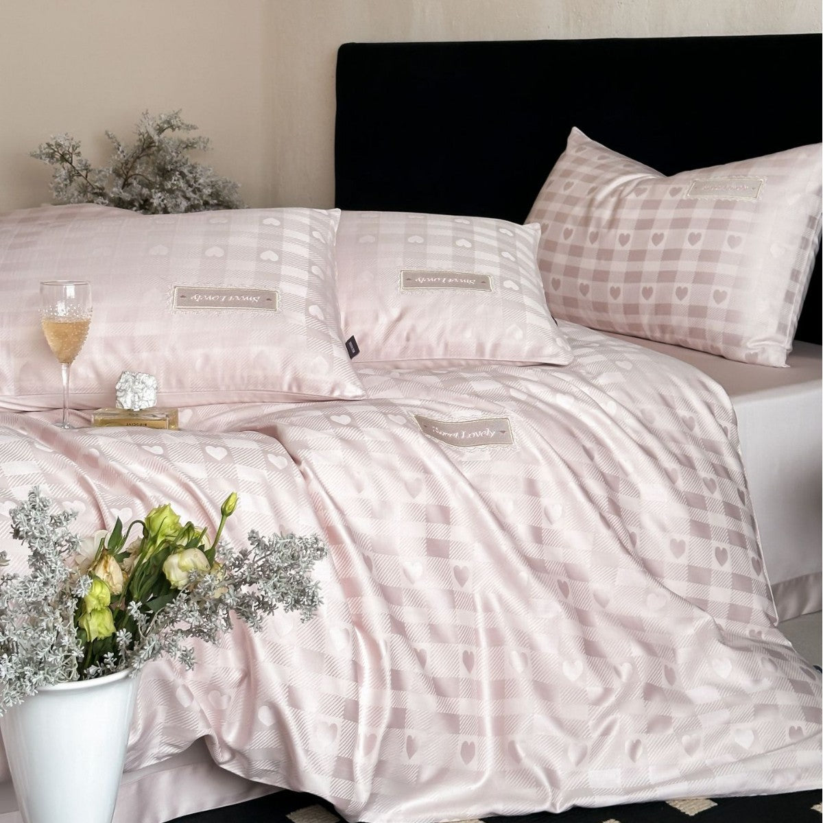 Premium cotton satin bedding set with jacquard check and heart motif — product view 4