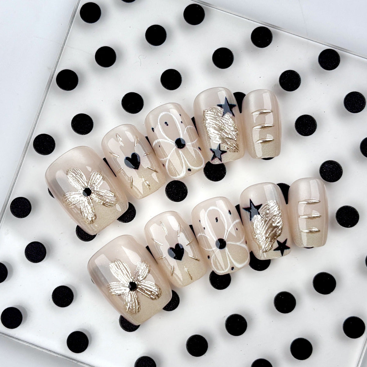 Artistic Custom Press-On Nail Set 1790745511 — product view 3