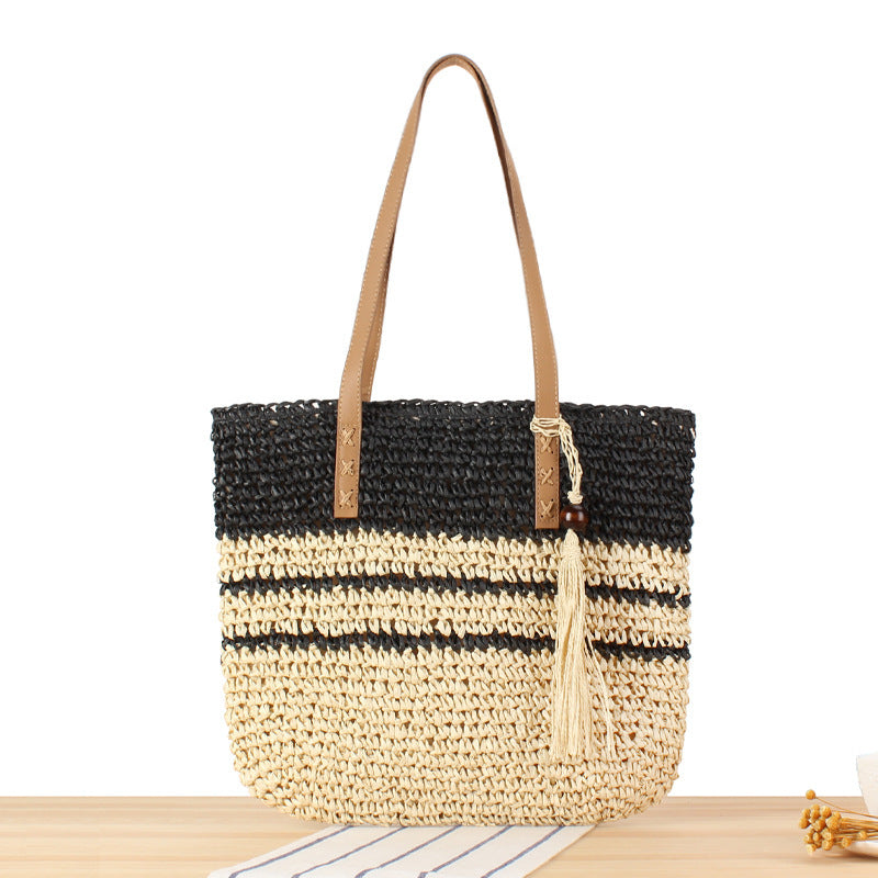 Large beach bag with elegant details LoungeYard — product view 5