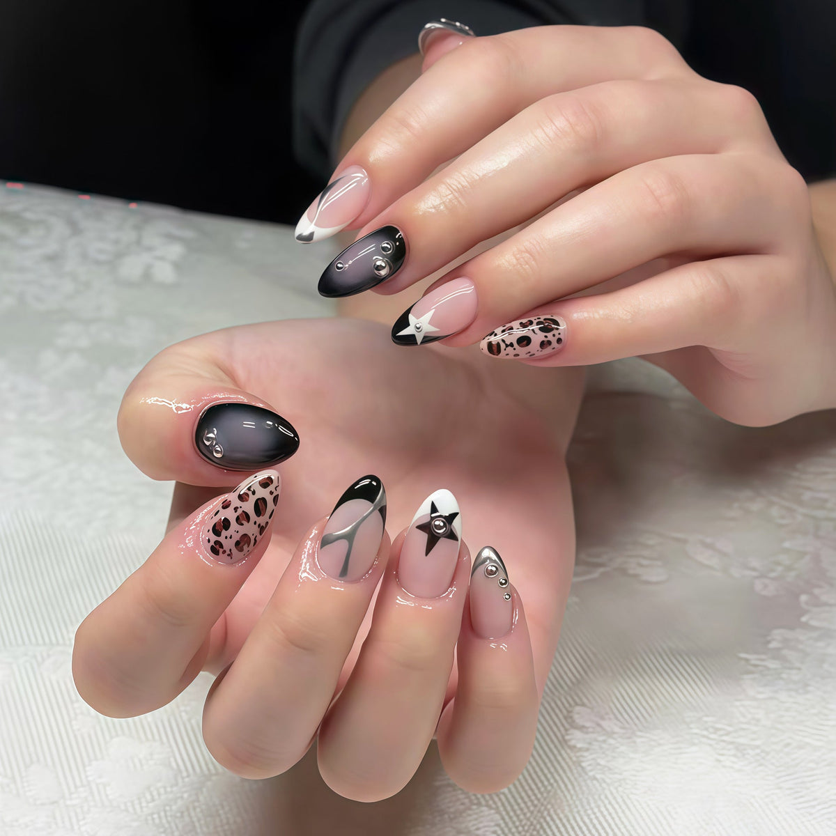 Artistic Glamour Press-On Nail Set — product view 1