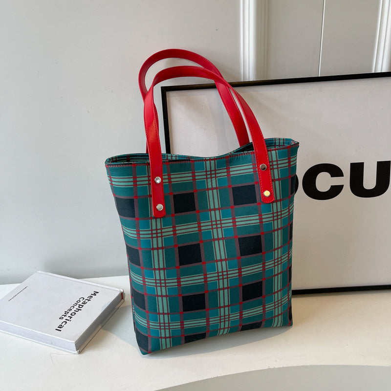 Stylish Checkered Tote — product view 2
