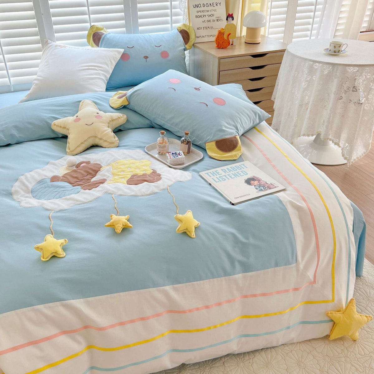 Children's bedding set with 3D star appliqués, cloud and animal motif — product view 1