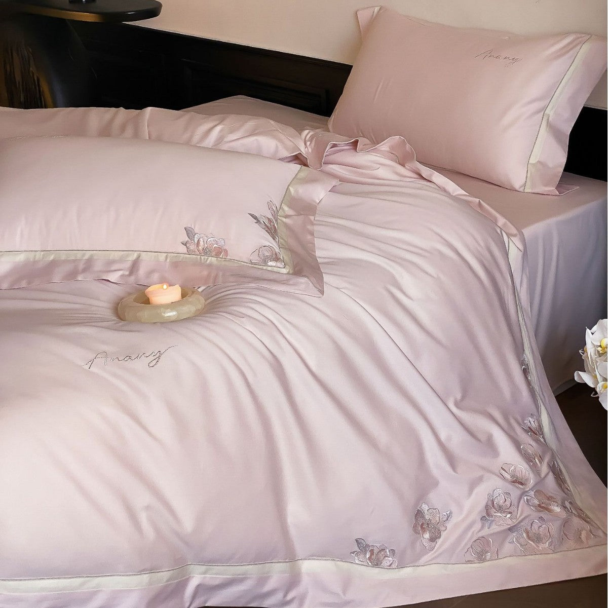 Silk-gloss bed linen set with embroidered rose border LoungeYard — product view 1