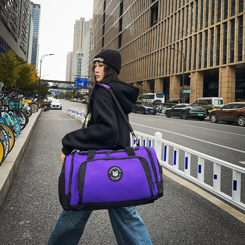 Versatile Travel Gym Bag LoungeYard — product view 3