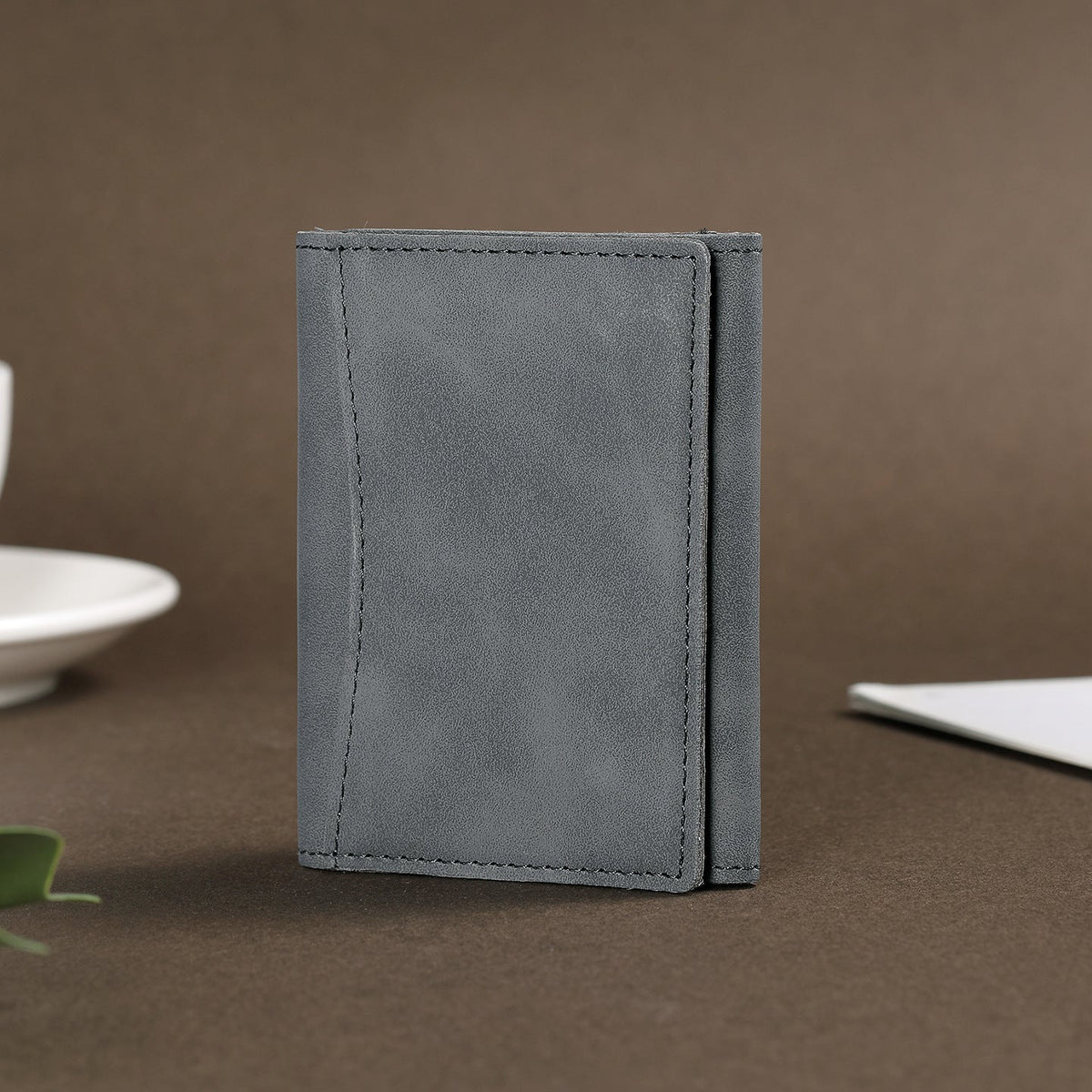 Minimalist Leather Wallet — product view 2