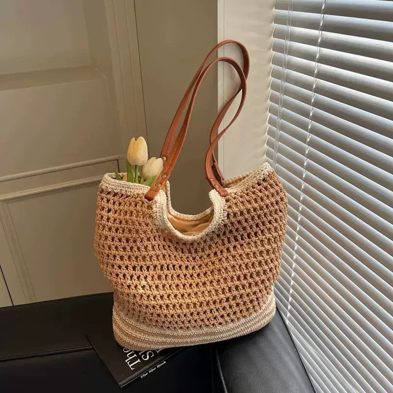 Handcrafted beach bag with fine mesh structures LoungeYard — product view 4