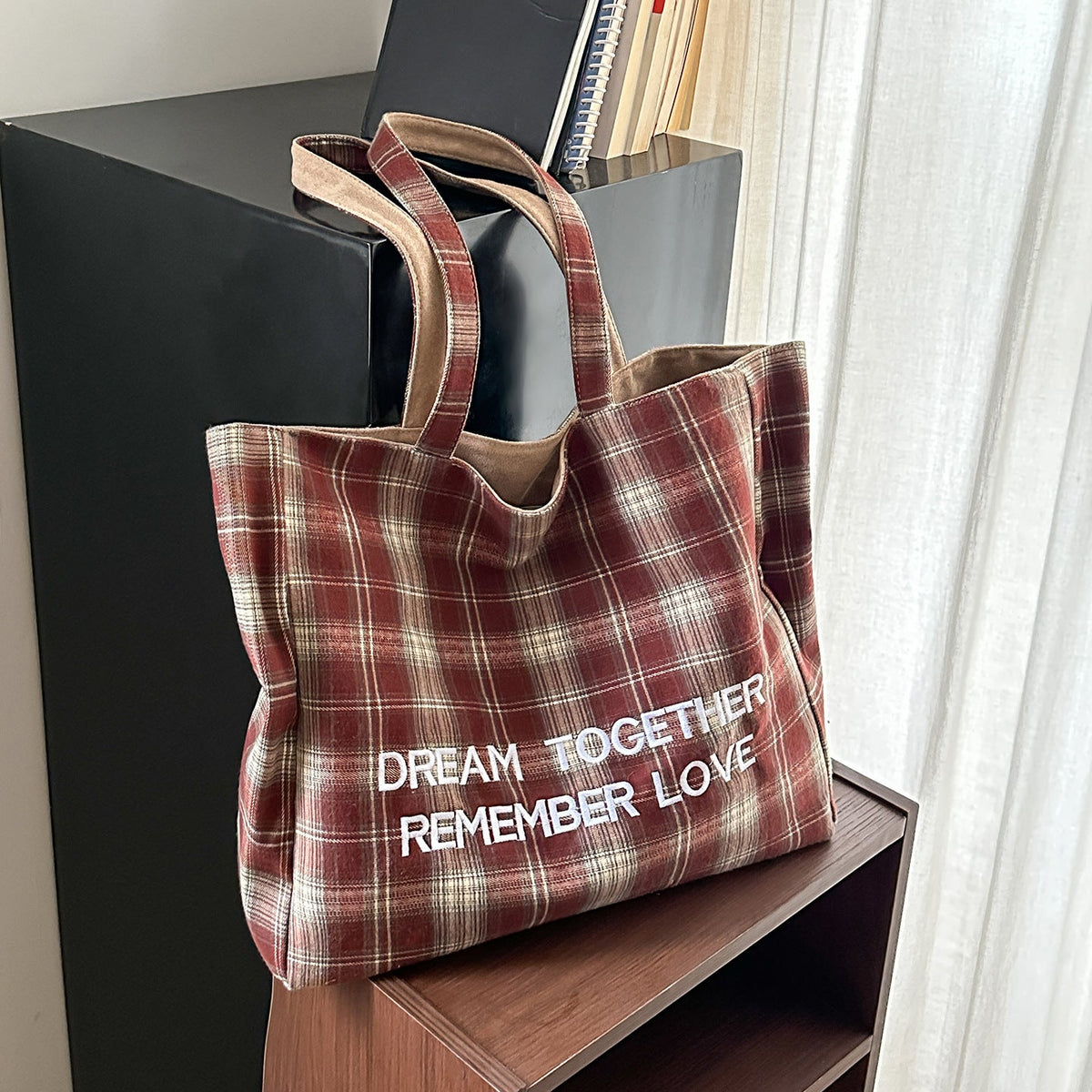 Plaid Patterned Tote Bag LoungeYard — product view 6