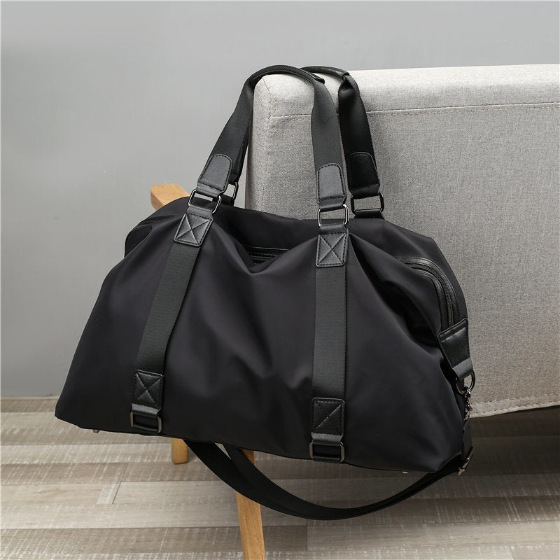 Sporty travel bag with innovative storage solution LoungeYard — product view 3
