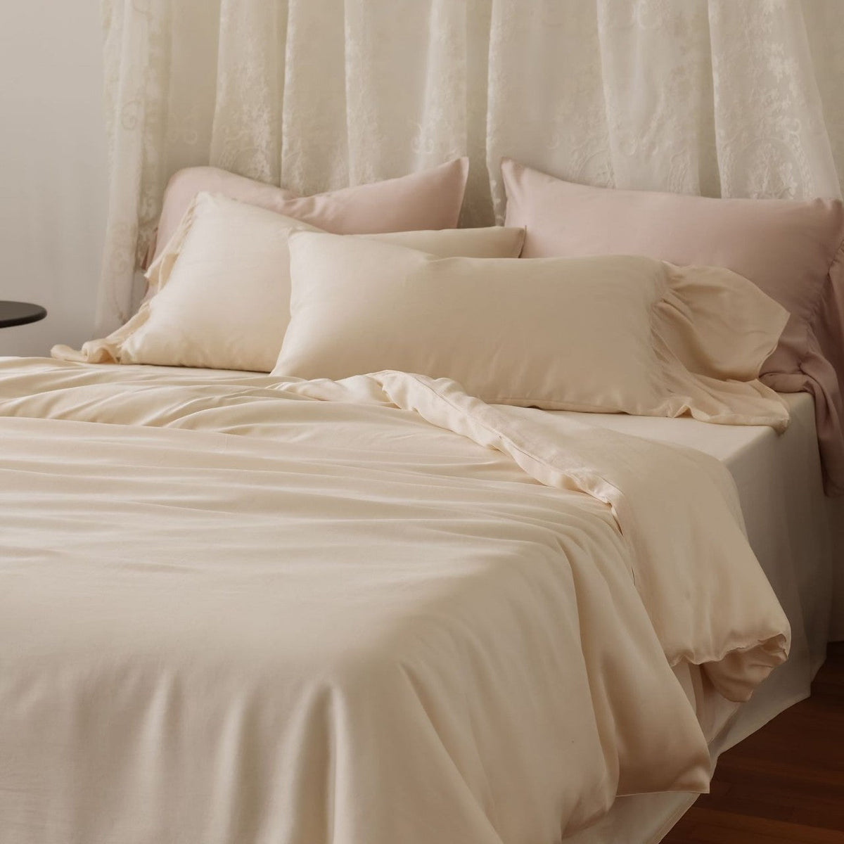 Silk Cotton Satin Duvet Cover Set with Temperature Regulating Climate Finish — product view 1