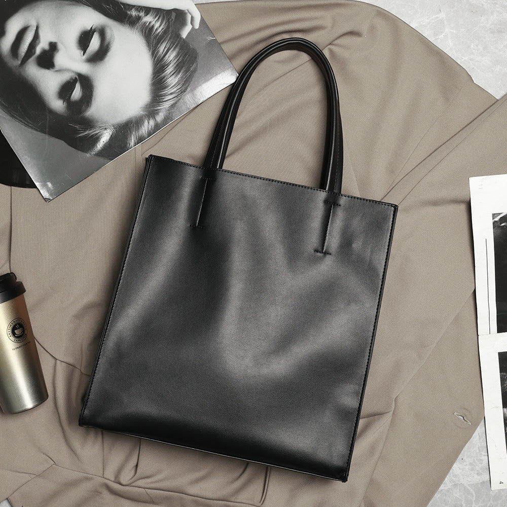 Elegant tote bag with minimalist look LoungeYard — product view 2