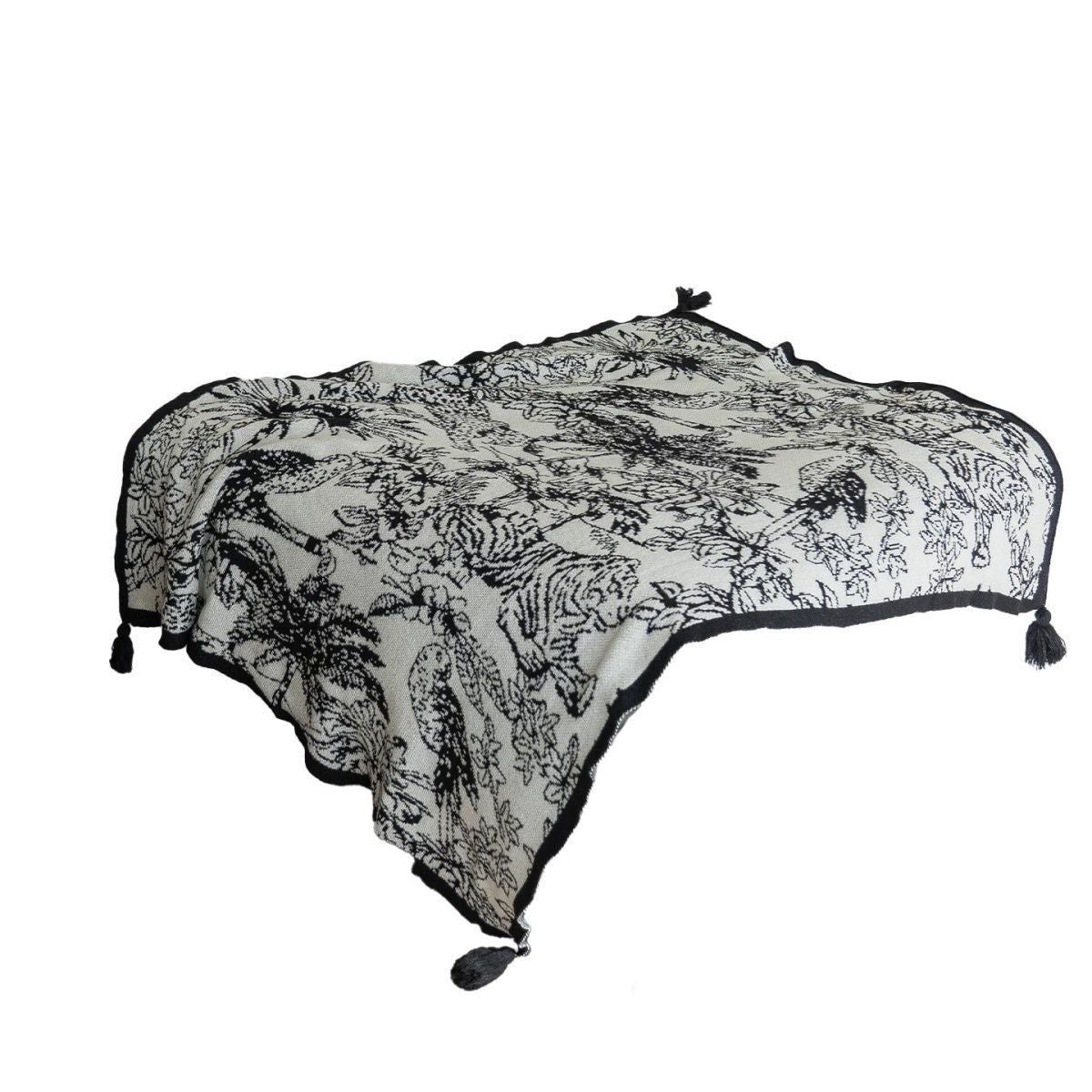 Decorative Floral Pattern Throw Blanket — product view 5