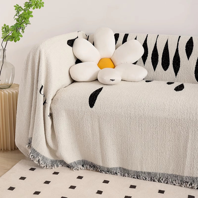 Cozy Decorative Throw Blanket — product view 4
