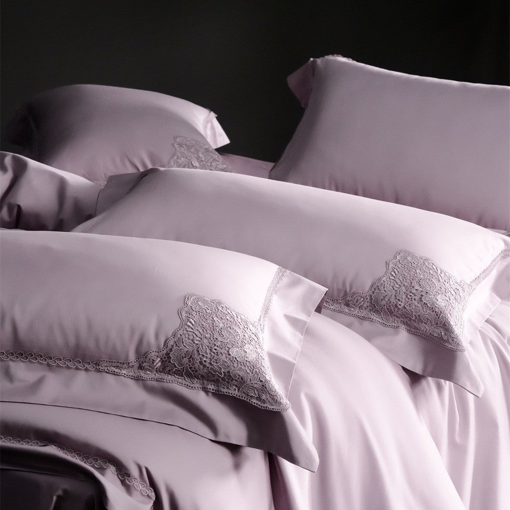 Duvet cover set made of fine cotton satin with subtle corner embroideries — product view 3
