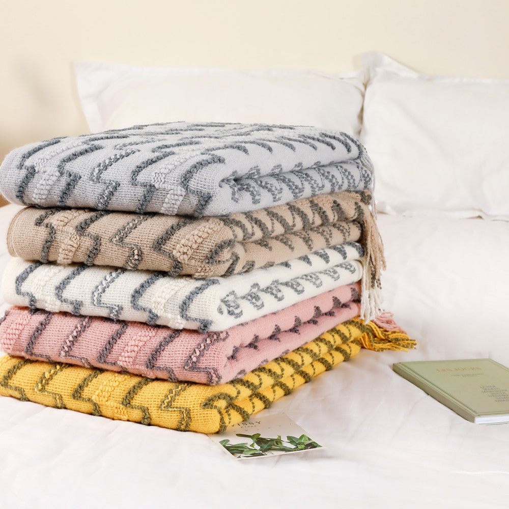 Decorative Throw Blanket LoungeYard — product view 1