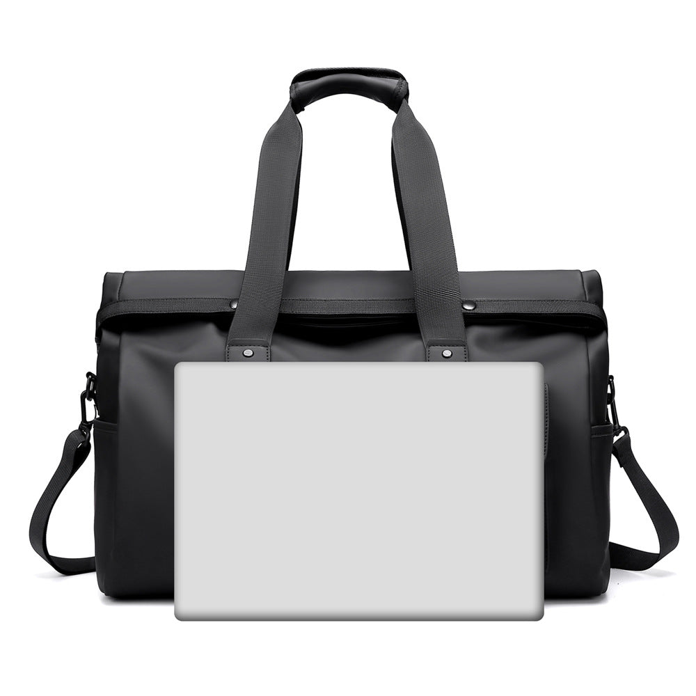 Sporty travel bag with versatile compartments LoungeYard — product view 3