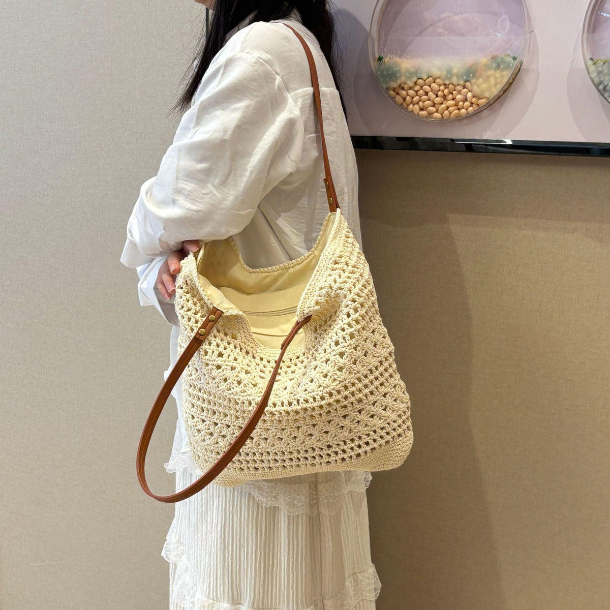 Handcrafted coarse mesh tote bag LoungeYard — product view 3