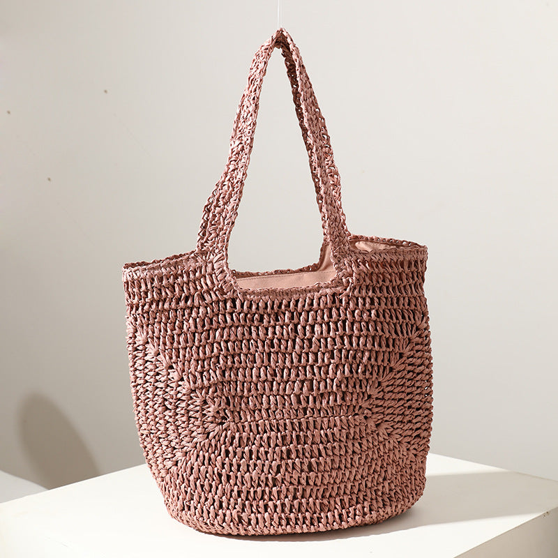 Handmade straw bag with comfortable inner bag LoungeYard — product view 1