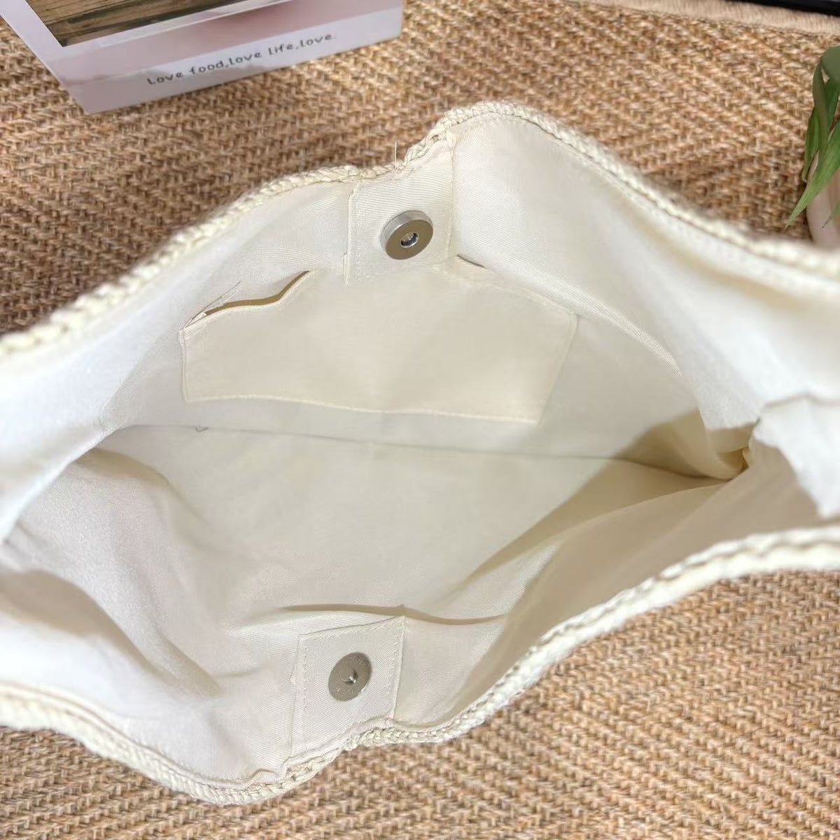 Handbag with Modern V-Design LoungeYard — product view 4