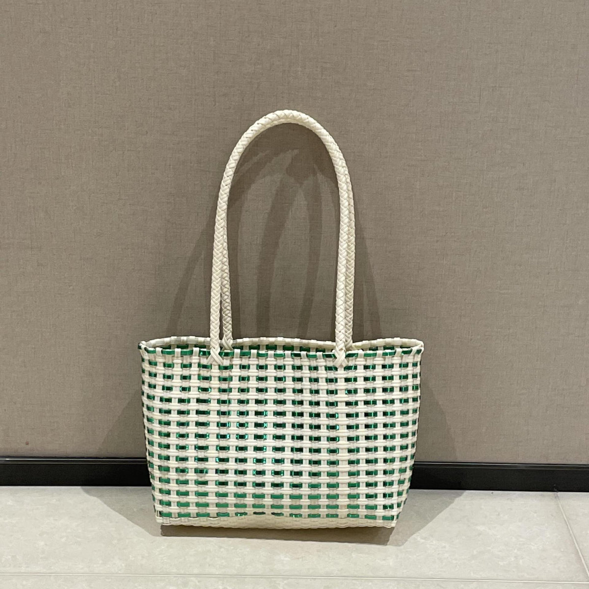 Handwoven shopping and beach bag LoungeYard — product view 7