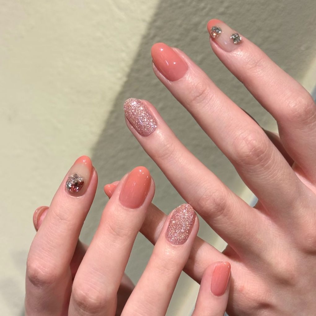 Glittery Press-On Nail Art Set — product view 3