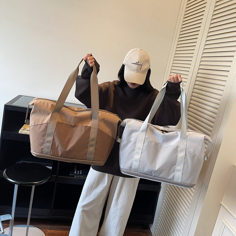 Stylish Multi-Purpose Weekend Bag LoungeYard — product view 3