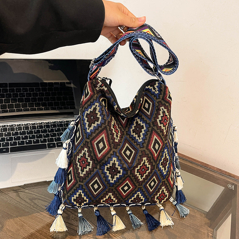 Bohemian Tassel Shoulder Bag — product view 4