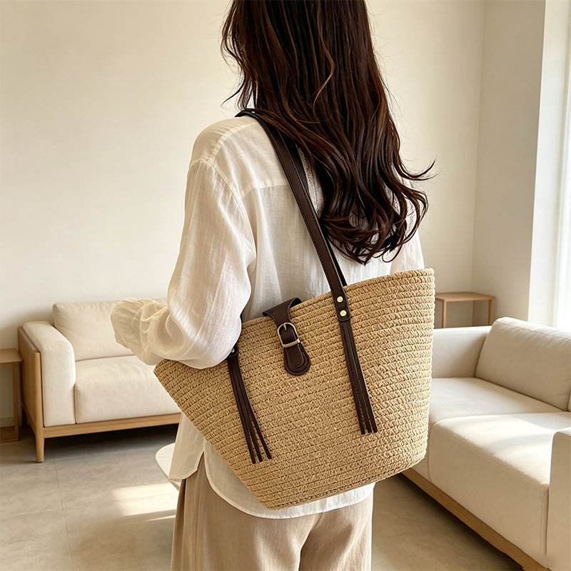 Stylish Woven Beach Tote LoungeYard — product view 3
