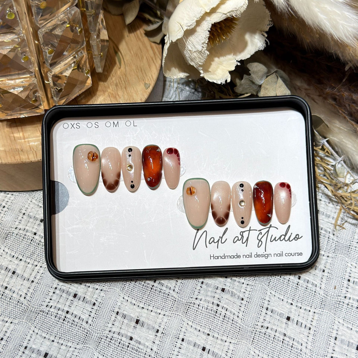 Handmade Decorative Acrylic Nail Set — product view 4