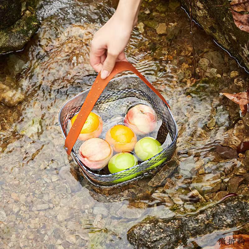 Portable food storage box with a tight-sealing lid and faux leather handle — product view 3
