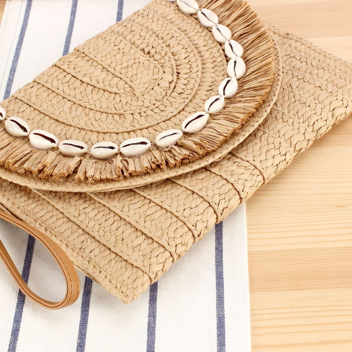 Stylish handbag with fringed shell decoration LoungeYard — product view 4