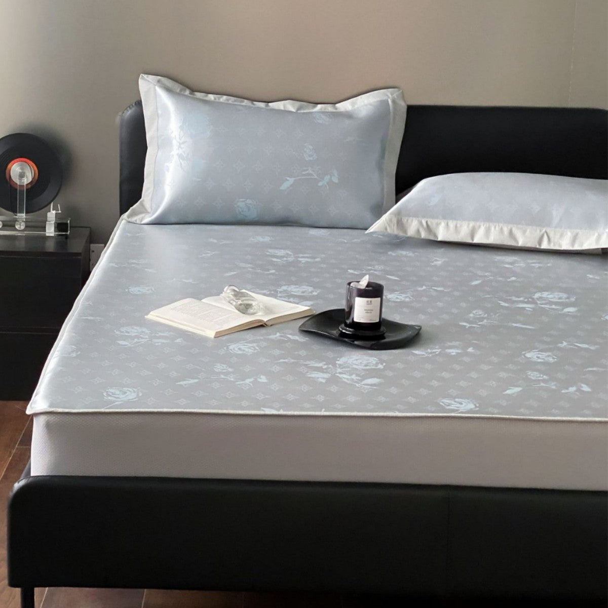 Quilted mattress topper with jacquard pattern and non-slip base — product view 1
