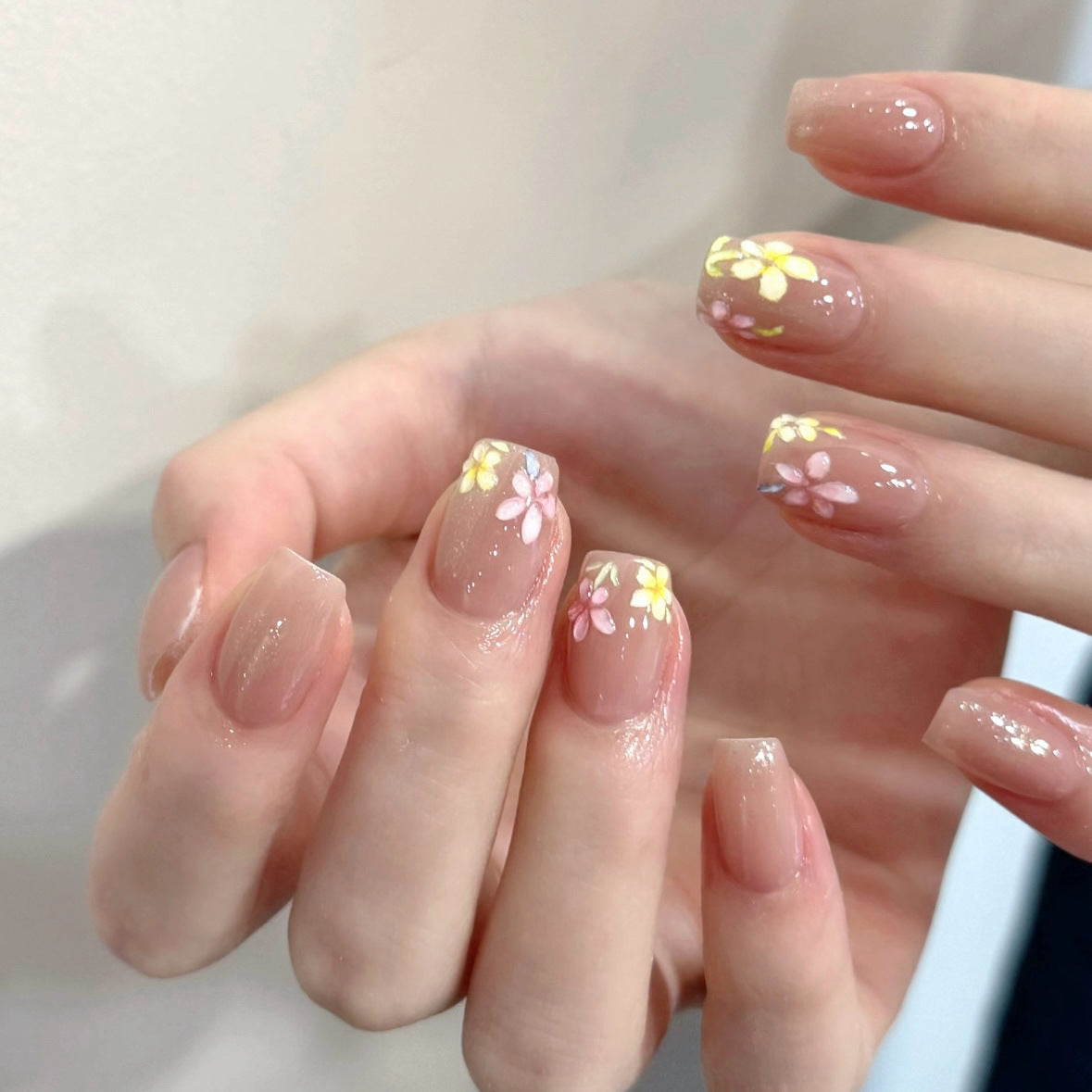 Floral-Decorated Press-On Nails — product view 2