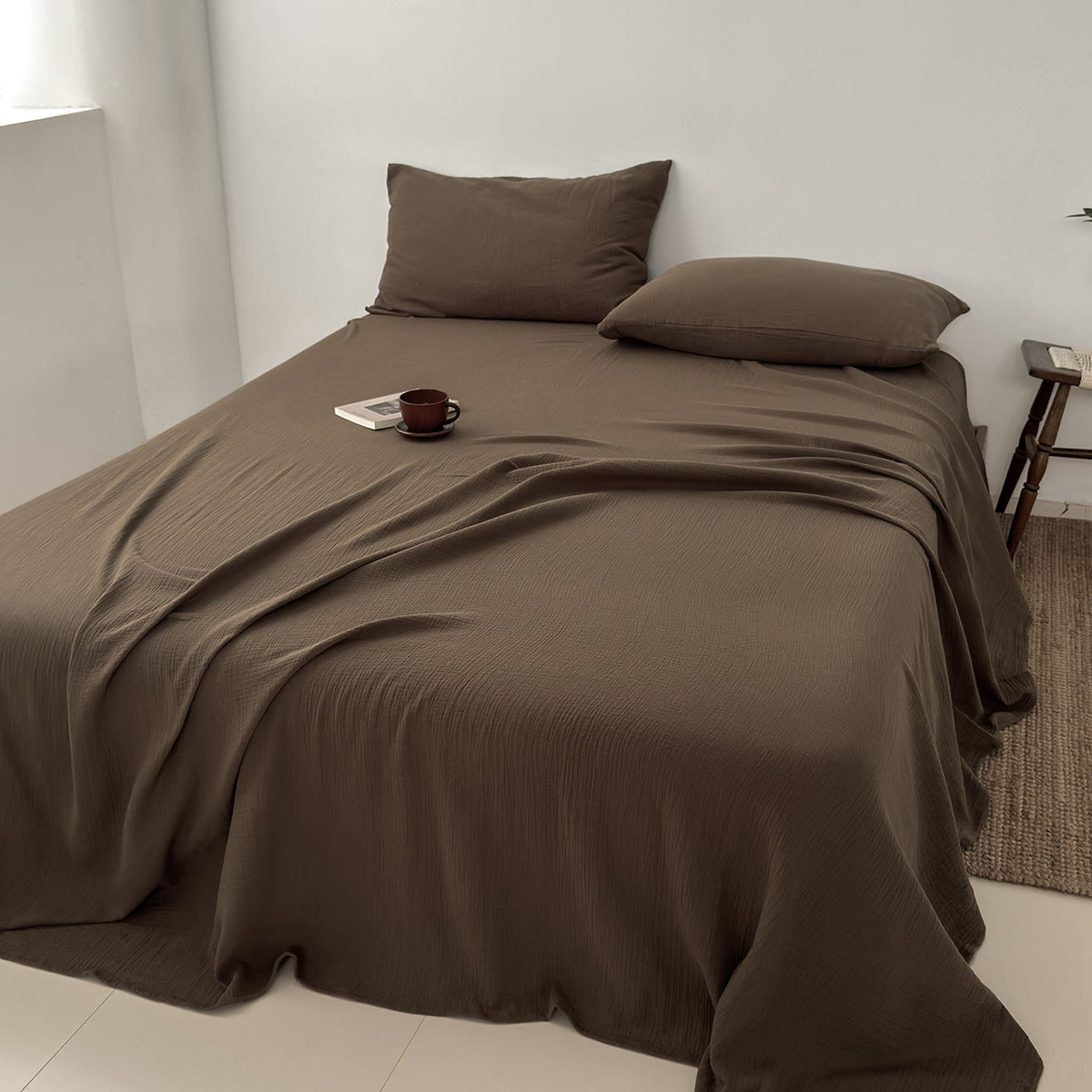 Bedding set made of cotton gauze with throw and pillow covers — product view 7