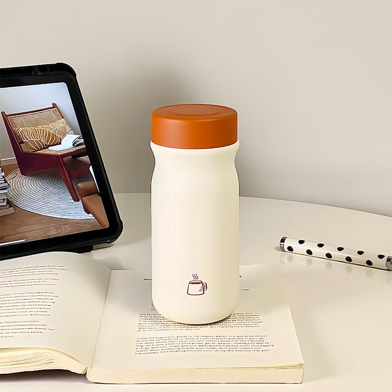 Women’s insulated drinking bottle with practical screw cap and ergonomic design LoungeYard — product view 2