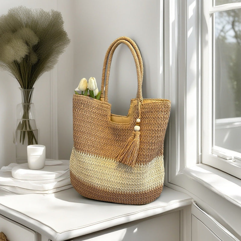 Handcrafted straw bag LoungeYard — product view 4
