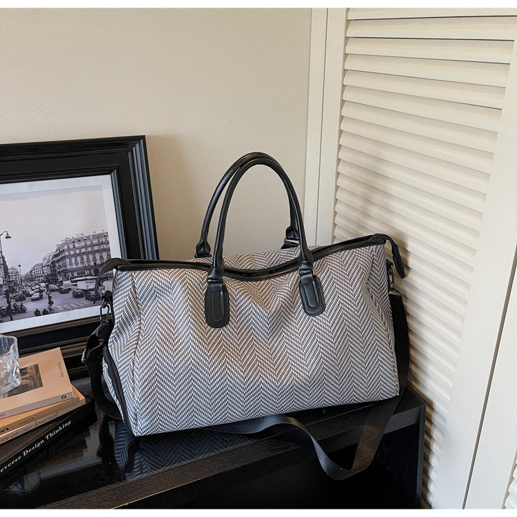 Durable travel bag with versatile interior layout LoungeYard — product view 7