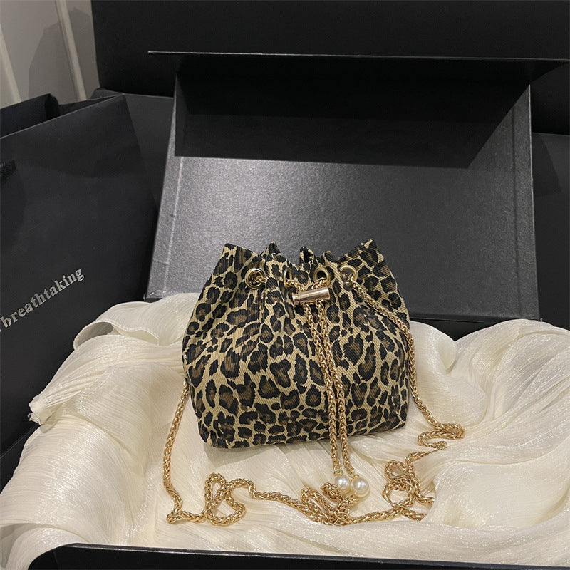Stylish Leopard Print Bucket Handbag — product view 5