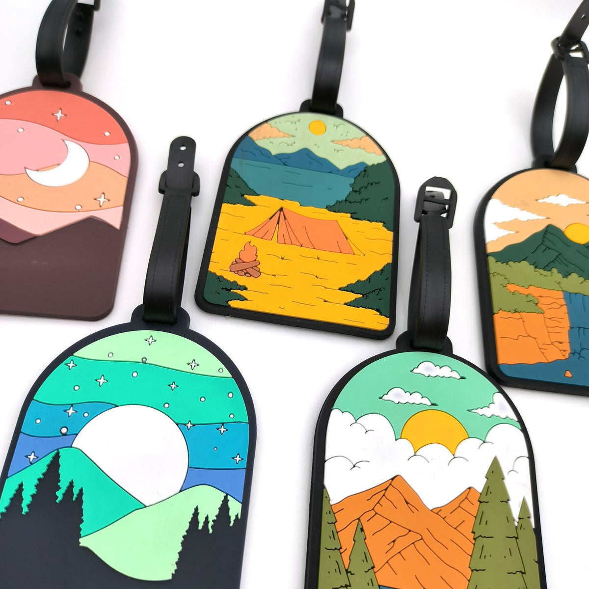 illustrated scenic silicone luggage tag LoungeYard — product view 4