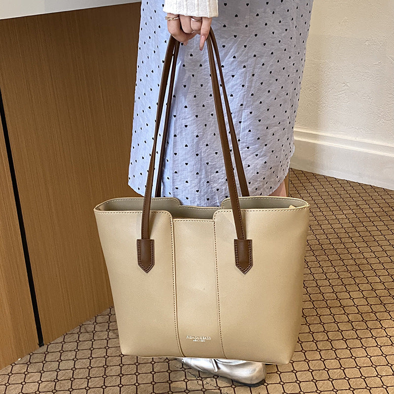 Elegant Structured Tote LoungeYard — product view 2
