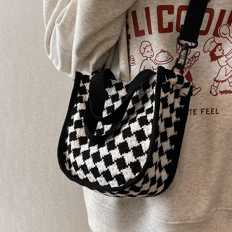 Textured Woven Handbag — product view 3