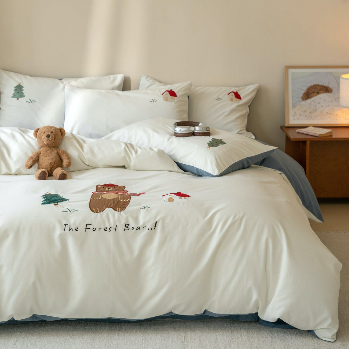 Reversible cotton bedding set with fine Christmas embroidery and satin finish reverse side — product view 7