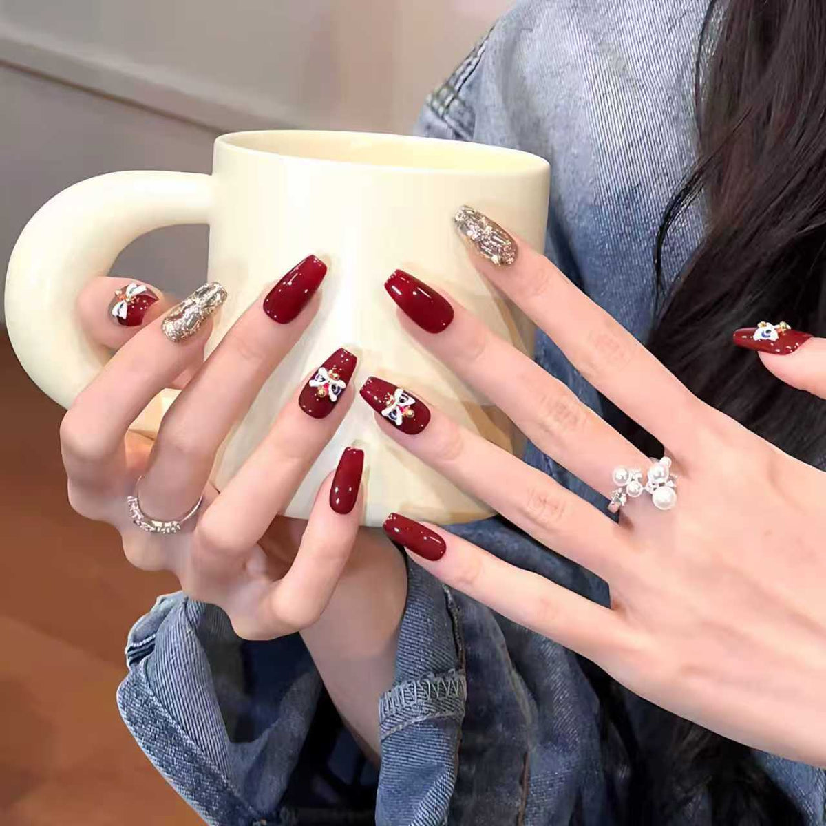 Decoratively Designed Press-On Nail Extensions — product view 2