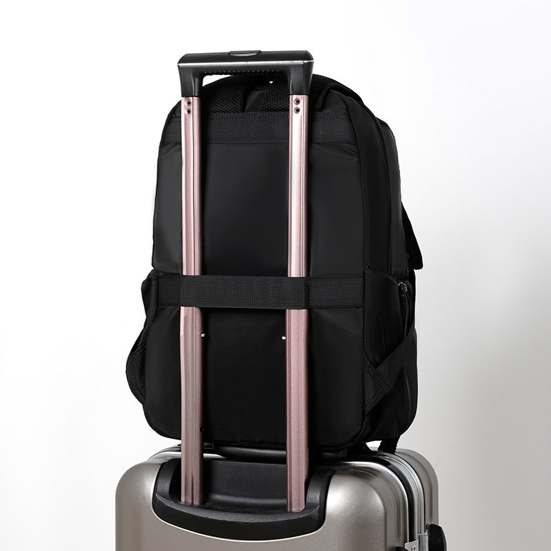 Robust leisure backpack with intelligent compartment design LoungeYard — product view 3