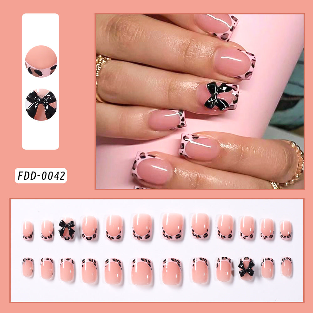 Halloween-Themed Spider Web Press-On Nails — product view 4
