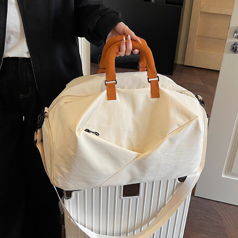 Versatile Utility Weekend Duffle Bag — product view 3