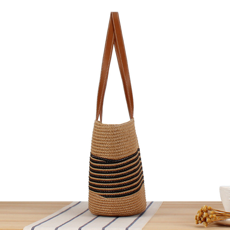 Beach bag with braided pattern and elegant leather handles LoungeYard — product view 3