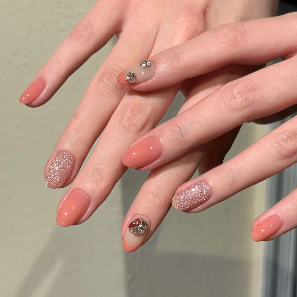 Glittery Press-On Nail Art Set — product view 2