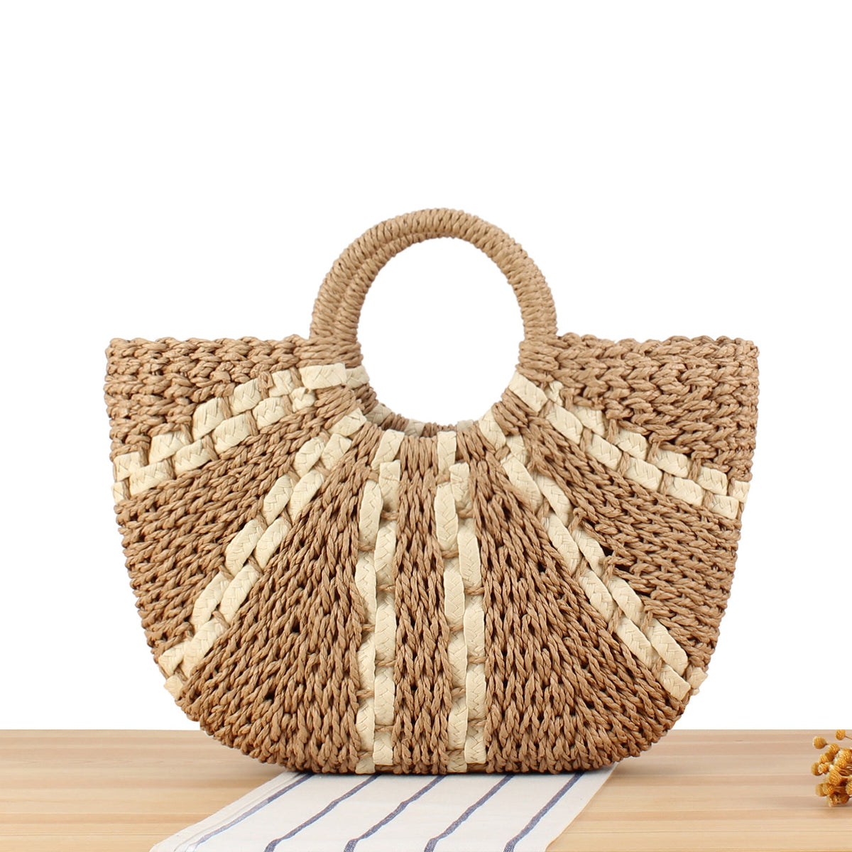 Handcrafted beach bag with extraordinary design LoungeYard — product view 5