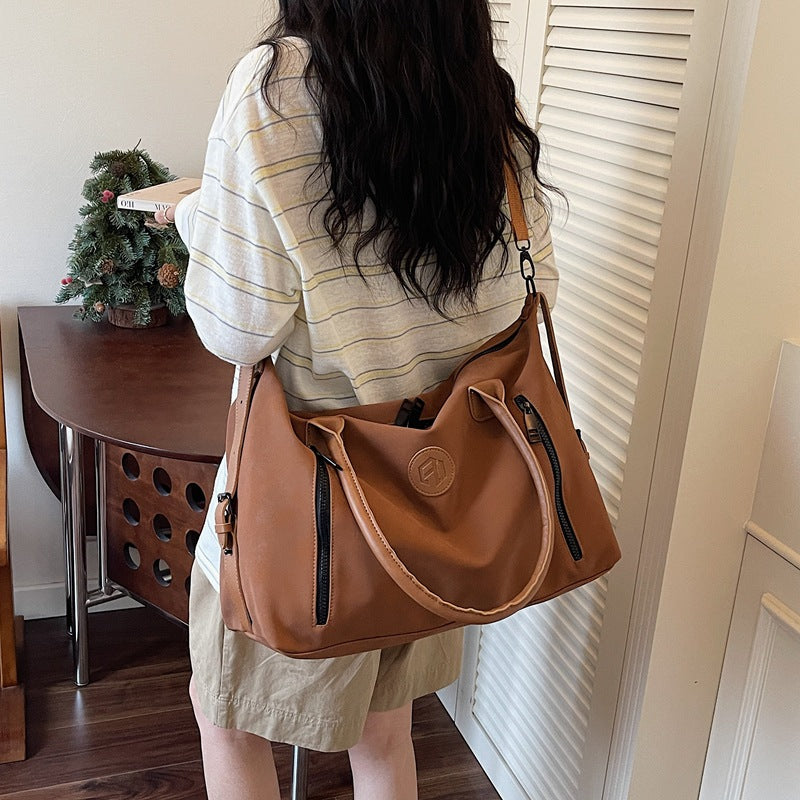 Stylish and Durable Gym Bag — product view 2