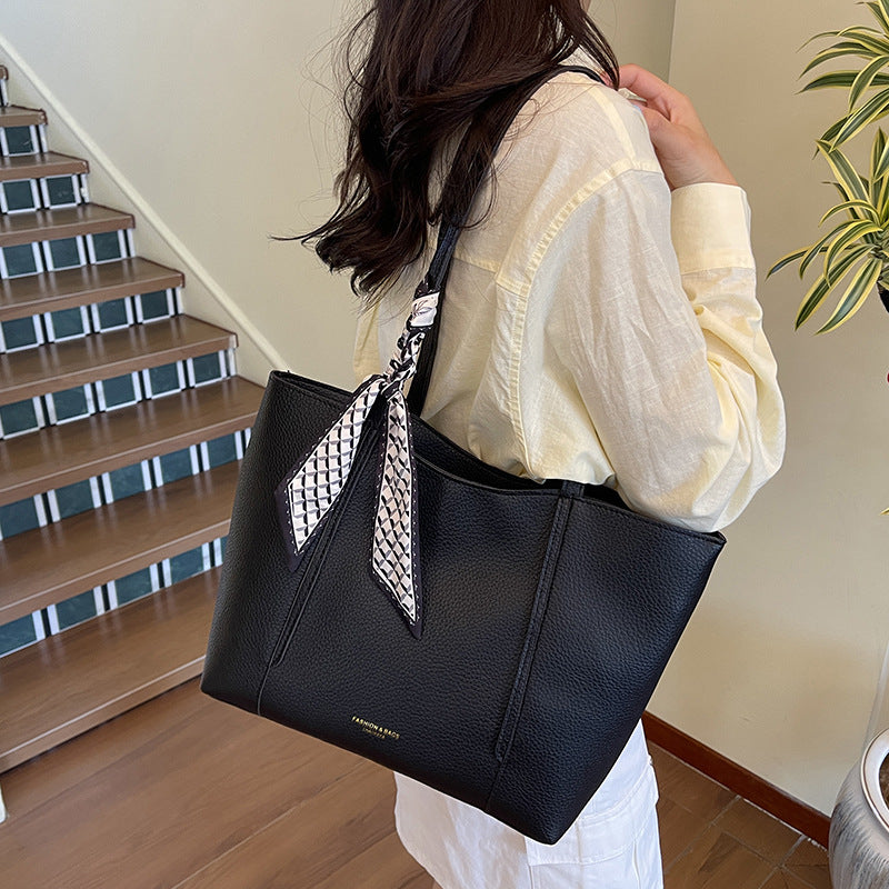 Classic Leather Tote Bag — product view 4